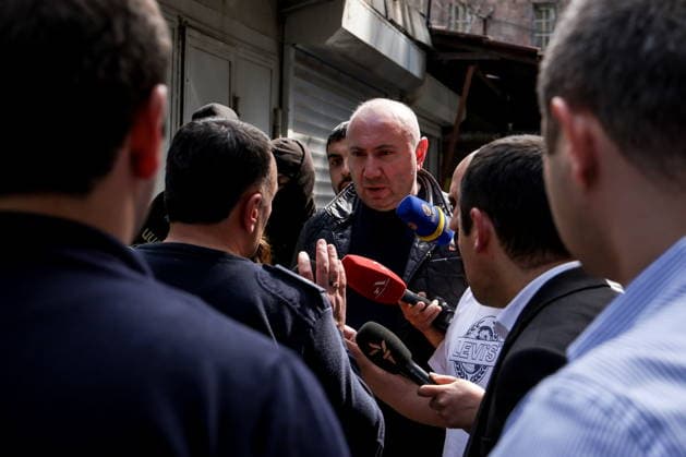 ARMENIA, YEREVAN - MAY 22, 2026: The Prosperous Armenia Party s parliamentary candidate Andranik Tevanyan is seen during his detention. The 2026 Armenian parliamentary election is scheduled to be held on 7 June Yerevan Armenia  - ZUMAt113 20260522_zaa_t113_160 Copyright: xAlexanderxPatrinx