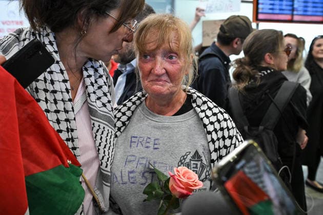 Protesters welcome returned Global Sumud Flotilla activists at Paris airport PARIS, FRANCE - MAY 22: Protesters welcome the Global Sumud Flotilla’s repatriated activists at the Charles de Gaulle Airport in Paris, France on May 22, 2026. Firas Abdullah Anadolu Paris France. Editorial use only. Please get in touch for any other usage.  Copyright: x2026xAnadoluxFirasxAbdullahx
