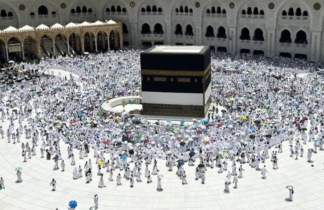 Prospective pilgrims perform the last Friday prayer before Eid al-Adha in Mecca MECCA, SAUDI ARABIA - MAY 22: Muslim pilgrims from various countries around the world who come to perform the Hajj, circumambulate the Masjid al-Haram ahead of the last Friday prayer before Eid al-Adha in Mecca, Saudi Arabia on May 22, 2026. Ali Atmaca Anadolu Mecca Saudi Arabia. Editorial use only. Please get in touch for any other usage.  Copyright: x2026xAnadoluxAlixAtmacax