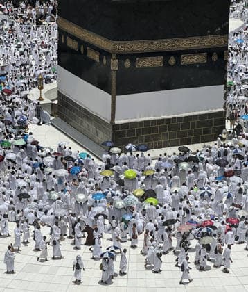 Prospective pilgrims perform the last Friday prayer before Eid al-Adha in Mecca MECCA, SAUDI ARABIA - MAY 22: Muslim pilgrims from various countries around the world who come to perform the Hajj, circumambulate the Masjid al-Haram ahead of the last Friday prayer before Eid al-Adha in Mecca, Saudi Arabia on May 22, 2026. Ali Atmaca Anadolu Mecca Saudi Arabia. Editorial use only. Please get in touch for any other usage.  Copyright: x2026xAnadoluxAlixAtmacax