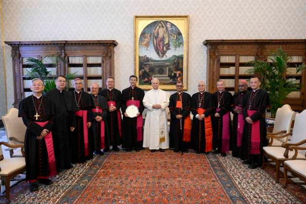 ITALY- REL VATICAN -POPE LEO XVI RECEIVES IN AUDIENCE BISHOPS FROM THE CATHOLIC BISHOPS CONFERENCE OF MALAYSIA,SINGAPORE AND BRUNEI May 22, 2026 ITALY REL - Vatican City, May 22, 2026. Pope Leo XIV receives bishops from the Catholic Bishops’ Conference of Malaysia, Singapore, and Brunei EDITORIAL USE ONLY - NO BOOKS Copyright: xVATICANxMEDIAx xCatholicxPressxPhotox