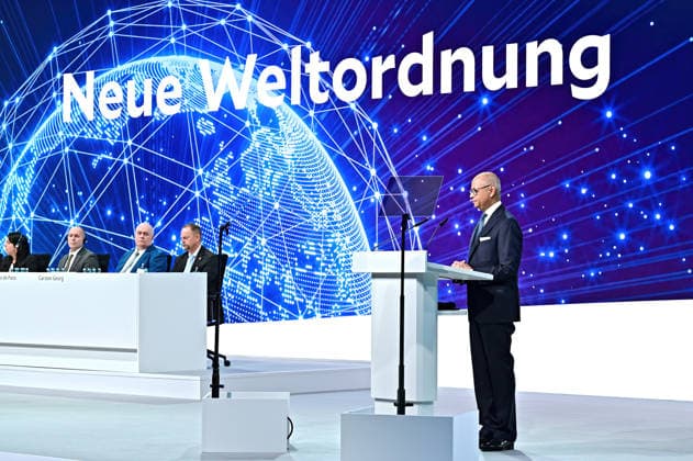 Hauptversammlung Fresenius SE & Co. KGaA. Michael Sen ( Vorstandsvorsitzender Fresenius SE & Co. KGaA ) anläßlich der Hauptversammlung der Fresenius SE & Co. KGaA am 22.05.2026 im Congress Center Messe Frankfurt.. 20260522MWI123685 *** Annual General Meeting Fresenius SE Co KGaA Michael Sen Chairman of the Management Board Fresenius SE Co KGaA on the occasion of the Annual General Meeting of Fresenius SE Co KGaA on 22 05 2026 at the Congress Center Messe Frankfurt 20260522MWI123685