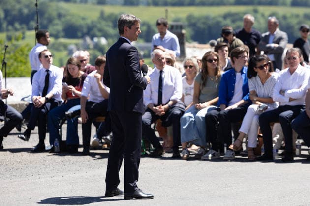 Gabriel Attal Announces his candidacy for the presidential elections - Mur-de-Barrez General Secretary of French centrist party Renaissance Gabriel Attal delivers a speech during a visit to the village of Mur-de-Barrez in the Aveyron department, southwestern France on May 22, 2026. Former prime minister Gabriel Attal said on May 22, 2026 he was running for president next year. Photo by Raphael Lafargue ABACAPRESS.COM Mur-de-Barrez France  Copyright: xLafarguexRaphael ABACAx