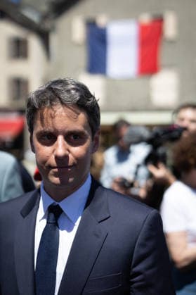 Gabriel Attal Announces his candidacy for the presidential elections - Mur-de-Barrez General Secretary of French centrist party Renaissance Gabriel Attal meet people after his speech during a visit to the village of Mur-de-Barrez in the Aveyron department, southwestern France on May 22, 2026. Former prime minister Gabriel Attal said on May 22, 2026 he was running for president next year. Photo by Raphael Lafargue ABACAPRESS.COM Mur-de-Barrez France  Copyright: xLafarguexRaphael ABACAx
