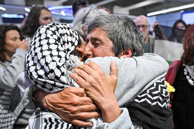 Protesters welcome Global Sumud Flotilla activists in Paris PARIS, FRANCE - MAY 22: Protesters welcome the Global Sumud Flotilla’s repatriated activists at the Charles de Gaulle Airport in Paris, France on May 22, 2026. Firas Abdullah Anadolu Paris France. Editorial use only. Please get in touch for any other usage.  Copyright: x2026xAnadoluxFirasxAbdullahx