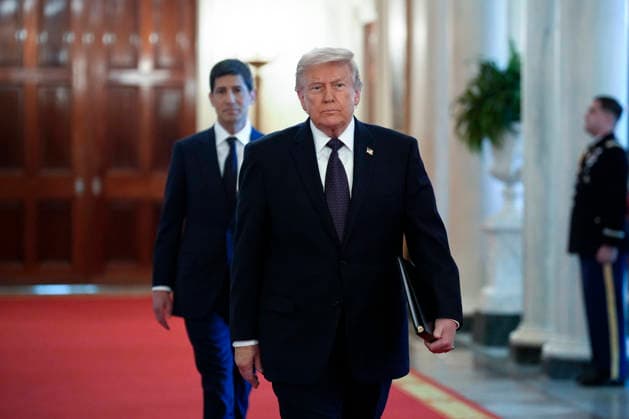 US President Donald Trump arrives with Kevin Warsh for a swearing-In ceremony as the new Chairman of the Federal Reserve in the East Room of the White House in Washington, DC on Friday, May 22, 2026.  WASP2026052215 YurixGripas