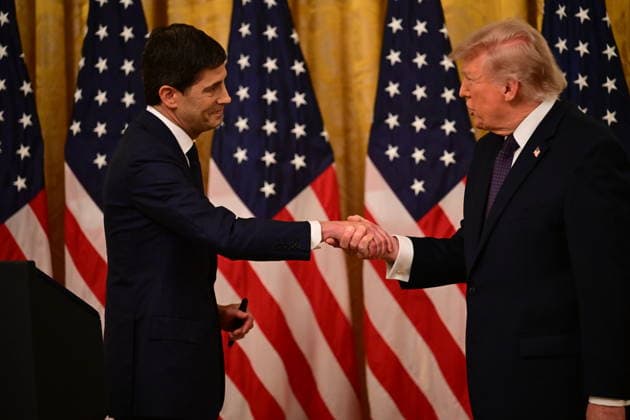 Swearing In event for Chairman of the Federal Reserve Kevin Warsh WASHINGTON, DC - MAY 22: U.S. President Donald Trump is seen with Chairman of the Federal Reserve Kevin Warsh (L) during his swearing-in ceremony in the East Room of the White House on May 22, 2026 in Washington, DC. Warsh succeeds Jerome Powell, who served as Chair for eight years. Kyle Mazza Anadolu Washington DC United States. Editorial use only. Please get in touch for any other usage.  Copyright: x2026xAnadoluxKylexMazzax