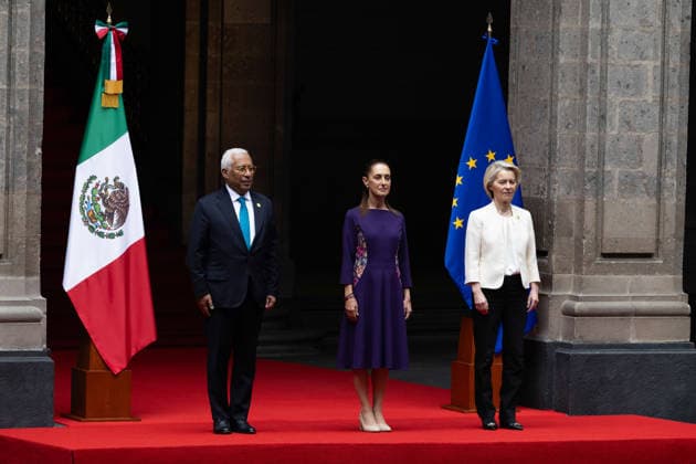 May 22, 2026, Mexico City, Mexico: Mexican President CLAUDIA SHEINBAUM received European Commission President URSULA VON DER LEYEN at the National Palace in Mexico City within the framework of the signing of the Modernized Global Agreement between Mexico and the European Union during the VIII Mexico European Union Summit. European Council President ANTONIO COSTA and officials from both governments also took part in the meeting. Mexico City Mexico  - ZUMAl178 20260522_znp_l178_010 Copyright: xCristianxLeyvax