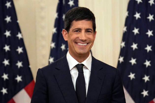 Donald Trump swears in Kevin Warsh - Washington Federal Chair Nominee Kevin Warsh smiles in the East Room of the White House in Washington on May 22, 2026. Photo by Yuri Gripas ABACAPRESS.COM Washington DC United States  Copyright: xPool ABACAx