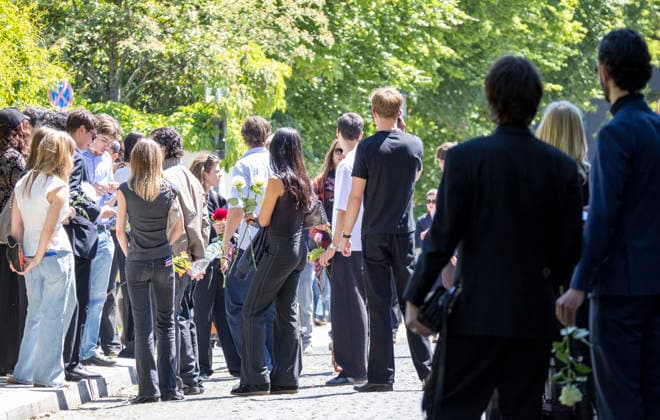 Beerdigung von Remo AimŽ Pollert , Sohn von Lara Joy Körner, auf dem Friedhof Bogenhausen in München Datum: 22.05.2026 *** Burial of Remo AimŽ Pollert , son of Lara Joy Körner, at Bogenhausen Cemetery in Munich Date 22 05 2026
