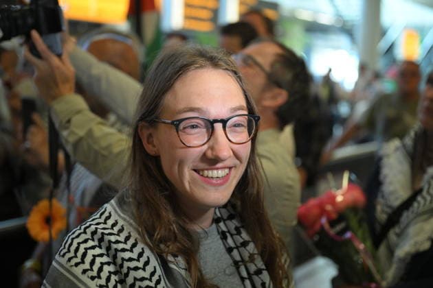Detained Global Sumud aid flotilla activists arrive in Amsterdam AMSTERDAM, THE NETHERLANDS - MAY 22: Cerisa van Kesteren arrives at Amsterdam Airport Schiphol after being deported from Israel via Istanbul following the Global Sumud Flotilla mission, in Amsterdam, the Netherlands on May 22, 2026. Mouneb Taim Anadolu Amsterdam Netherlands. Editorial use only. Please get in touch for any other usage.  Copyright: x2026xAnadoluxMounebxTaimx