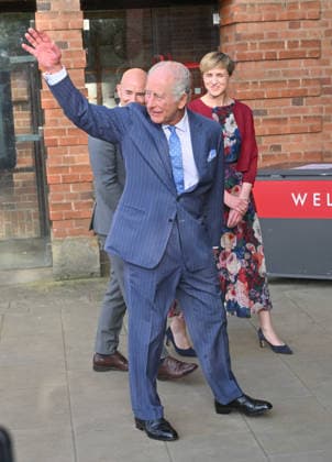 HRH King Charles III arrives at the Royal Shakespeare Theatre to attend the Royal Shakespeare Company™s (RSC) performance of ˜The Tempest™, staring Sir Kenneth Branagh. The Royal Shakespeare Theatre, Waterside, Stratford-upon-Avon HRH King Charles III arrives at the Royal Shakespeare Theatre to attend the Royal Shakespeare Company™s (RSC) performance of ˜The Tempest™, staring Sir Kenneth Branagh. The Royal Shakespeare Theatre, Waterside, Stratford-upon-Avon, Credit:Jules Annan Avalon England  Copyright: xJulesxAnnanx xAvalonx 1104228668