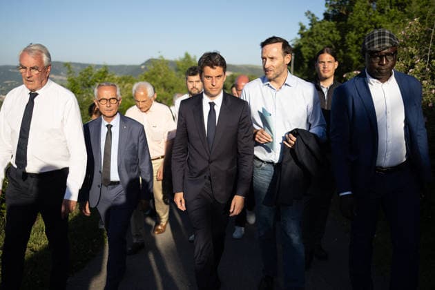Gabriel Attal visits the Millau viaduct - Millau General Secretary of French centrist party Renaissance Gabriel Attal, Jean-François Rousset a politician of Renaissance who has represented the 3rd constituency of the Aveyron department, and mayor of Millau Christophe Saint-Pierre, visits the Millau viaduct on May 22, 2026. France s former prime minister Gabriel Attal said on May 22, 2026 he was running for president next year. Photo by Raphael Lafargue ABACAPRESS.COM Millau France  Copyright: xLafarguexRaphael ABACAx