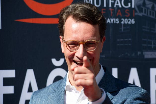 News Bilder des Tages Hendrik WUEST, Wüst, CDU, Ministerpraesident des Landes Nordrhein-Westfalen, Portraet, Portrait, Porträt, Einzelbild, angeschnittenes Einzelmotiv, Unter dem Motto Tuerkisch kochen mit Profis und Promis startet das tuerkische Generalkonsulat die Aktionswoche der tuerkischen Kueche, um tuerkische Esskultur vorzustellen, am 22.05.2026 in Bergisch Gladbach Deutschland. *** Hendrik WUEST, Wüst, CDU, Minister President of North Rhine-Westphalia, portrait, portrait, single image, cropped single motif, Under the motto Turkish cooking with professionals and celebrities, the Turkish Consulate General launches the Turkish Cuisine Action Week to introduce Turkish food culture, on 22 05 2026 in Bergisch Gladbach Germany