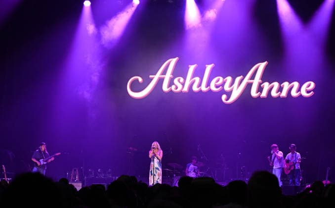 May 23, 2026, Norfolk, Virginia, USA: The Patriotic Festival brings ASHLEY ANNE to the Scope Arena in Norfolk, Virginia on 22 May 2026.. photo Ã‚ Norfolk USA  - ZUMAm90_ 20260523_zap_m90_051 Copyright: xJeffxMoorex