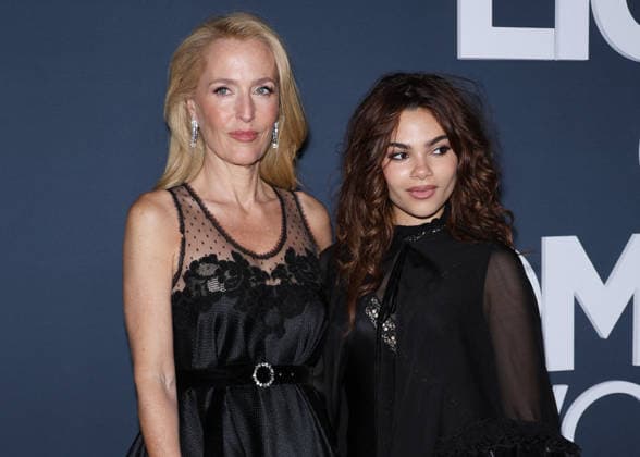 Gillian Anderson et Ariana Greenblatt Photocall for the LOreal Lights on women s worth evening during the 79th Cannes International Film Festival on May 22, 2026 Denis Guignebourg Bestimage Photocall for the LOreal Lights on women s worth evening during the 79th Cannes International Film Festival on May 22, 2026 Cannes France  Copyright: xDenisxGuignebourgx xBestimagexDenisxGuignebourgx xBestimagex