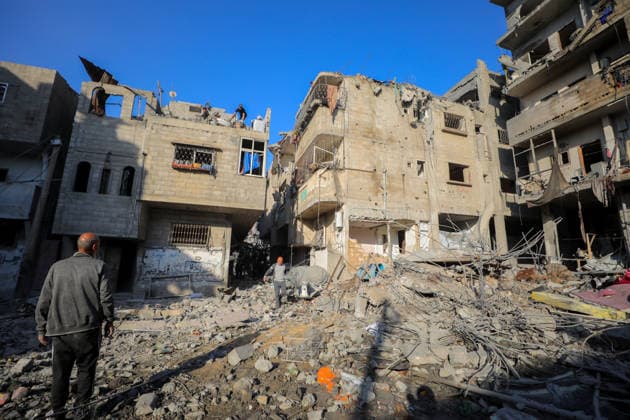 Israeli army continues attacking Gaza despite ceasefire GAZA CITY, GAZA, PALESTINE - MAY 22: Palestinians inspect the destruction amid the rubble of buildings following Israeli military strikes targeting the Abu Saif family home despite the ongoing ceasefire in Nuseirat Refugee Camp, Gaza City, Gaza, Palestine on May 22, 2026. Hassan Jedi Anadolu Gaza City Gaza. Editorial use only. Please get in touch for any other usage.  Copyright: x2026xAnadoluxHassanxJedix