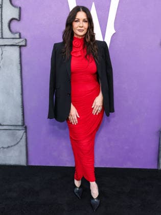 Netflix FYSEE LA - Wednesday Season 2 ATAS Emmy FYC Event HOLLYWOOD, LOS ANGELES, CALIFORNIA, USA - MAY 22: Welsh actress Catherine Zeta-Jones wearing Magda Butrym arrives at the Netflix FYSEE LA - Wednesday Season 2 ATAS (Academy of Television Arts and Sciences) Emmy FYC (For Your Consideration) Event held at the Hollywood Forever Cemetery on May 22, 2026 in Hollywood, Los Angeles, California, United States. Hollywood Hollywood Forever Cemetery California United States Copyright: xXavierxCollin ImagexPressxAgencyx