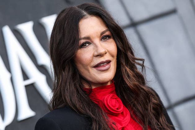 Netflix FYSEE LA - Wednesday Season 2 ATAS Emmy FYC Event HOLLYWOOD, LOS ANGELES, CALIFORNIA, USA - MAY 22: Welsh actress Catherine Zeta-Jones wearing Magda Butrym arrives at the Netflix FYSEE LA - Wednesday Season 2 ATAS (Academy of Television Arts and Sciences) Emmy FYC (For Your Consideration) Event held at the Hollywood Forever Cemetery on May 22, 2026 in Hollywood, Los Angeles, California, United States. Hollywood Hollywood Forever Cemetery California United States Copyright: xXavierxCollin ImagexPressxAgencyx