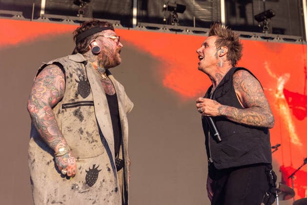 May 22, 2026, Napa, California, U.S: Guest TEDDY SWIMS joins JACOBY SHADDIX of Papa Roach during the BottleRock Music Festival in Napa, California Napa U.S  - ZUMAs135 20260522_zap_s135_083 Copyright: xDanielxDeSloverx