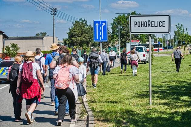 The March of Reconciliation from Pohorelice to Brno in memory of Brno death march , i.e., the violent expulsion of German-speaking population from Brno, as a part of Meeting Brno festival and Sudeten German Association Congress, starts near Memorial ceremony at Monument to Victims of Expulsion in Pohorelice on Saturday, May 23, 2026. Estimated arrival at Mendel square, lighting of candles, conclusion of event. (CTKxPhoto PatrikxUhlir) CTKPhotoP2026052302507  CTKPhotoP2026052302507