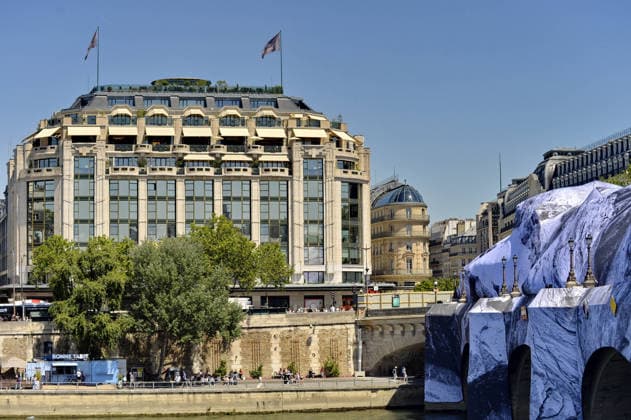 Pont Neuf Cave Unveiled To Parisians - Paris The Pont Neuf cave, JR s ephemeral monumental work measuring 120 meters long and 18 meters high, is unveiled to Parisians, on May 22, 2026, before its official opening on June 6, paying homage to Christo and Jeanne-Claude s 1985 work The Pont Neuf Wrapped and remaining visible until June 28, 2026. Photo by Karim Ait Adjedjou ABACAPRESS.COM Paris France  Copyright: xAitxAdjedjouxKarim ABACAx