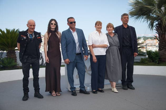 79th Cannes Film Festival in Cannes, France - 23 MAY 2026. Nikolay Shekerdjiev, Denislava Yordanova, Stoicho Kostadinov, Yana Radeva, Valeska Grisebach and Syuleyman Letifov attend the photocall of Das Geträumte Abenteuer at the 79th Cannes Film Festival. Cannes France Copyright: x xoxBaradax xSOPAxImagesx 20260523_DAS GETRAÌ?UMTE ABENTEUER-1
