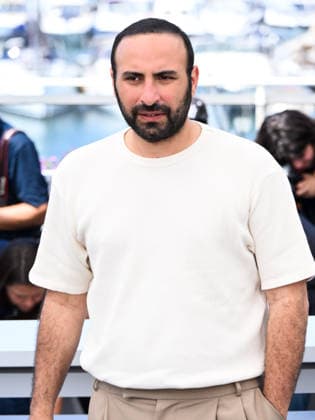 IPA84992969 - Cannes, 79th Cannes Film Festival 2026 - Day 12. Photocall film L Objet Du Delit (Growing Up). Pictured is Oussama Kheddam  Copyright: xAlbertoxTerenghix xPoolxPhotoxEventsx07x 84992969