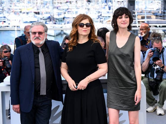 IPA84992903 - Cannes, 79th Cannes Film Festival 2026 - Day 12. Photocall film L Objet Du Delit (Crescendo). Pictured are Daniel Auteuil, Agnes Jaoui, Claire Chust.  Copyright: xAlbertoxTerenghix xPoolxPhotoxEventsx07x 84992903