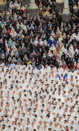 Muslim worshippers perform dawn prayer at Grand Mosque ahead of Hajj Muslim worshippers perform the dawn prayer around the Kaaba, Islam’s holiest shrine, at the Grand Mosque complex in the holy city of Mecca, Saudi Arabia, on May 23, 2026, ahead of the annual Hajj pilgrimage. Photo by SPA Saudi Pess Agency Mecca Mecca Saudi Arabia 230526_Saudi_Arabia_SPA_00(11) Copyright: xSPAxSaudixPessxAgencyxSaudixPressxAgencyx xapaimagesx