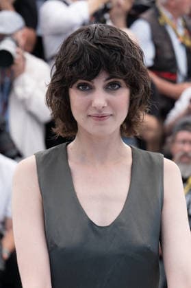 Cannes L Objet du Delit Photocall LZ Claire Chust attending the photocall of L Objet du Delit during the 79th Cannes International Film Festival in Cannes, France on May 23, 2026, the film selected in the Official Competition. Photo by Laurent Zabulon ABACAPRESS.COM  Copyright: xZabulonxLaurentx