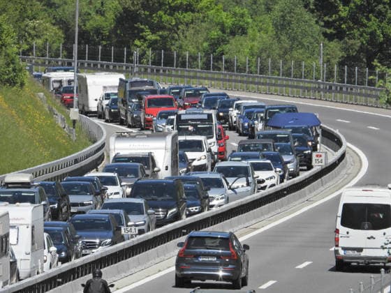 23.05.2026 Schweiz Kanton Uri Stau.. Bild. Pfingststau auf der Gotthardautobahn. *** 23 05 2026 Switzerland Canton Uri Traffic jam picture Whitsun traffic jam on the Gotthard highway 