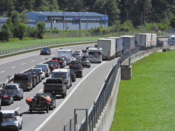 23.05.2026 Schweiz Kanton Uri Stau.. Bild. Pfingststau auf der Gotthardautobahn. *** 23 05 2026 Switzerland Canton Uri Traffic jam picture Whitsun traffic jam on the Gotthard highway 