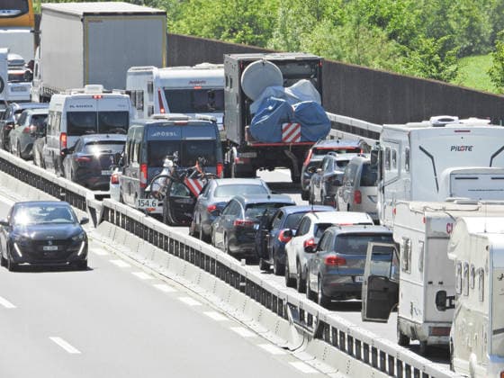 23.05.2026 Schweiz Kanton Uri Stau.. Bild. Pfingststau auf der Gotthardautobahn. *** 23 05 2026 Switzerland Canton Uri Traffic jam picture Whitsun traffic jam on the Gotthard highway 