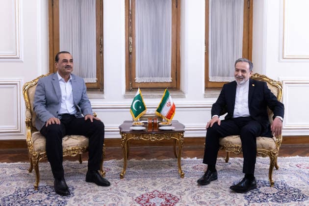 May 23, 2026, Tehran, Iran: Pakistan™s Chief of defence forces Asim Munir Meets Abbas Araghchi, Iranian Foreign Minister in Tehran Tehran Iran  - ZUMAs197 20260523_aaa_s197_181 Copyright: xFoadxAshtarix