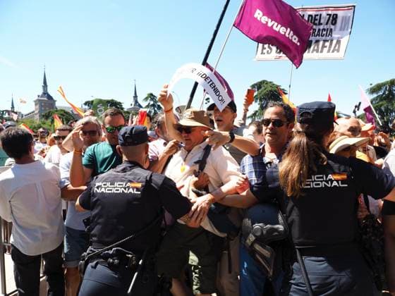 May 23, 2026, Madrid, Madrid, Spain: MADRID, SPAIN - MAY 23: Thousands of people gather at Plaza de ColoÂ³n, blocking and marching along the main avenues of the Spanish capital toward the Moncloa Arch, demanding the resignation of Spain s Prime Minister Pedro SoÂ¡nchez. Madrid Spain - ZUMAh199 20260523_zip_h199_021 Copyright: xAaronxHerediax