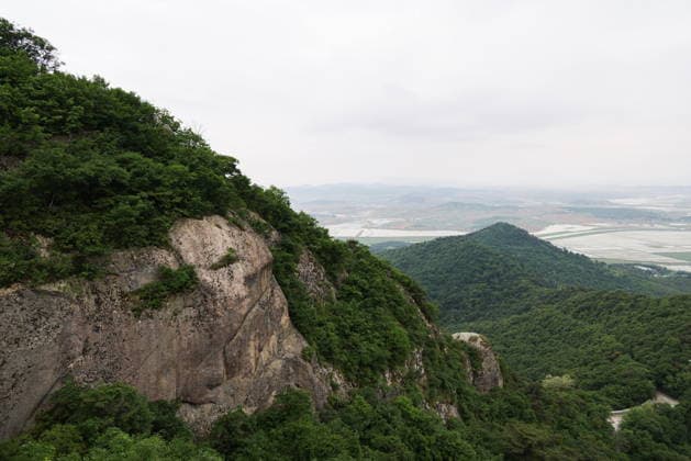 PYONGYANG - MAY 23, 2026: A view of Pyongyang from Mount Ryonggaksan (Dragon Mountain) Pyongyang  - ZUMAt113 20260523_zaa_t113_315 Copyright: xStanislavxVarivodax