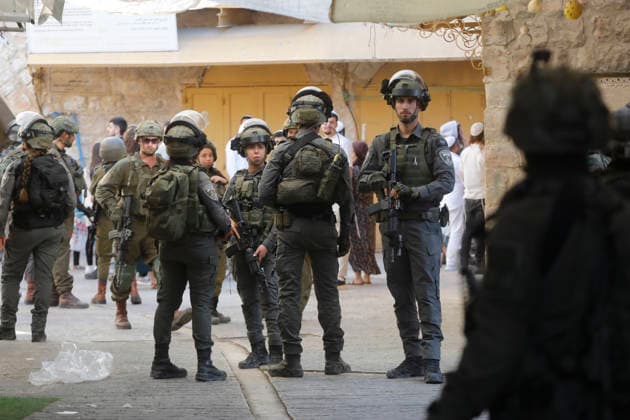 Israeli soldiers secure weekly settlers’ tour in Hebron Israeli soldiers keep watch during a weekly settlers tour in Hebron, in the Israeli-occupied West Bank, May 23, 2026. Photo by Mamoun Wazwaz apaimages Hebron West Bank Palestinian Territory 230526_Hebron_MW_00(12) Copyright: xapaimagesxMamounxWazwazx xapaimagesx