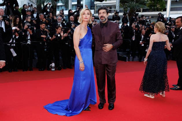 Pierfrancesco Favino, Anna Ferzetti Montée des marches pour la cérémonie de clôture du 79ème Festival International du Film de Cannes, le 23 mai 2026 Jacovides Moreau Bestimage Red carpet for the closing ceremony of the 79th Cannes International Film Festival Opening ceremony on May 23, 2026 Cannes France  Copyright: xJACOVIDES-MOREAUx xBESTIMAGExJACOVIDES-MOREAUx xBESTIMAGEx