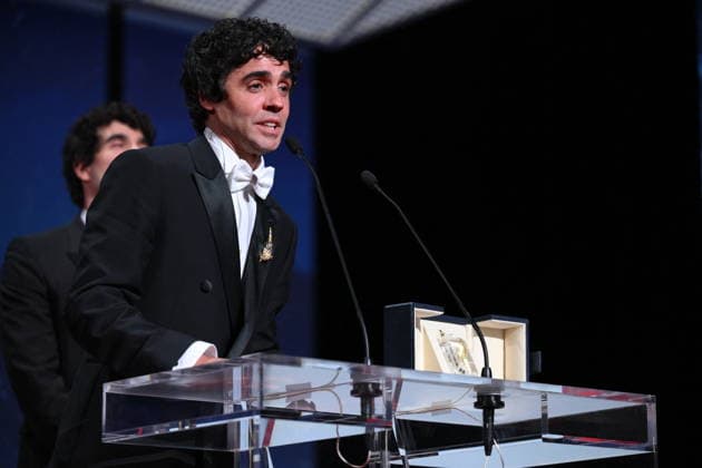 Cannes - Closing Ceremony Spanish director, screenwriter and producer Javier Ambrossi celebrates after winning the Best Director Prize for the film La Bola Negra during the closing ceremony of the 79th edition of the Cannes Film Festival in Cannes, France on May 23, 2026. Photo by Eliot Blondet ABACAPRESS.COM Cannes France  Copyright: xBlondetxEliot ABACAx