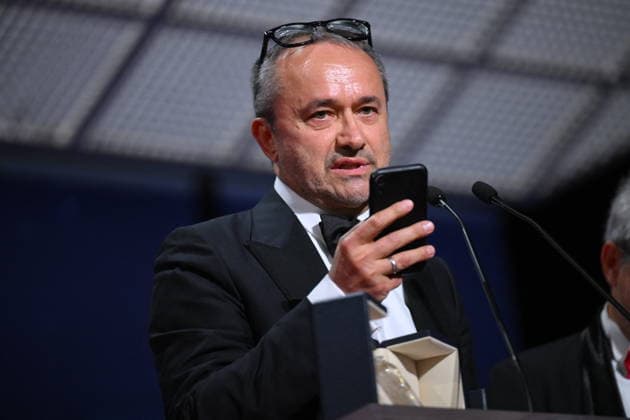 Cannes - Closing Ceremony Russian director and screenwriter Andrey Zvyagintsev celebrates on stage after winning the Grand Prix Award for the film Minotaure (Minotaur) during the closing ceremony of the 79th edition of the Cannes Film Festival in Cannes, France on May 23, 2026. Photo by Eliot Blondet ABACAPRESS.COM Cannes France  Copyright: xBlondetxEliot ABACAx