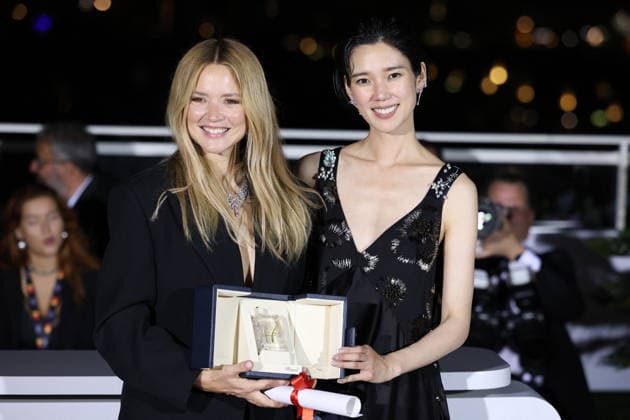 Cannes - Award Winners Photocall Belgian actress Virginie Efira and Japanese actress Tao Okamoto celebrate and pose together after winning ex-aequo the Best Actress Prize for the film Soudain (All of a Sudden) during the photocall of the 79th edition of the Cannes Film Festival in Cannes, France on May 23, 2026. Photo by Eliot Blondet ABACAPRESS.COM Cannes France  Copyright: xDominexJerome ABACAx
