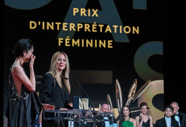 79ème Festival International du Film de Cannes Ceremonie de cloture 79th International Cannes Film Festival Closing Ceremony Prix dinterpretation feminine pour les actrices du film Soudain Best actress award 456713 2026 05 23 France Efira, Virginie Okamoto, Tao  Copyright: xSergexArnalx xStarfacex STAR_456713_057