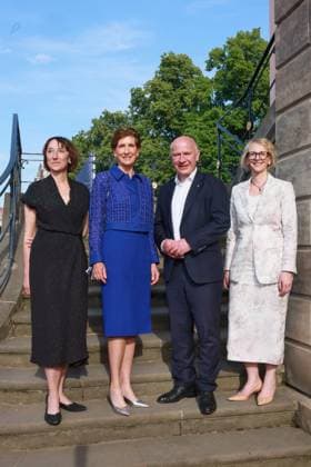 Staatoper für alle 2026, Empfang Elisabeth Sobotka, Ilka Horstmeier, Kai Wegner, Nina Englert Staatsoper Für alle 2026, Roter Teppich an der Staatsoper unter den Linden, Bebelplatz, Berlin, Datum: 23.05.2026 *** State Opera for All 2026, Reception Elisabeth Sobotka, Ilka Horstmeier, Kai Wegner, Nina Englert State Opera For All 2026, Red Carpet at the State Opera Unter den Linden, Bebelplatz, Berlin, Date 23 05 2026 Copyright: xEventpress Kratschx