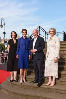 Staatoper für alle 2026, Empfang Elisabeth Sobotka, Ilka Horstmeier, Kai Wegner, Nina Englert Staatsoper Für alle 2026, Roter Teppich an der Staatsoper unter den Linden, Bebelplatz, Berlin, Datum: 23.05.2026 *** State Opera for All 2026, Reception Elisabeth Sobotka, Ilka Horstmeier, Kai Wegner, Nina Englert State Opera For All 2026, Red Carpet at the State Opera Unter den Linden, Bebelplatz, Berlin, Date 23 05 2026 Copyright: xEventpress Kratschx