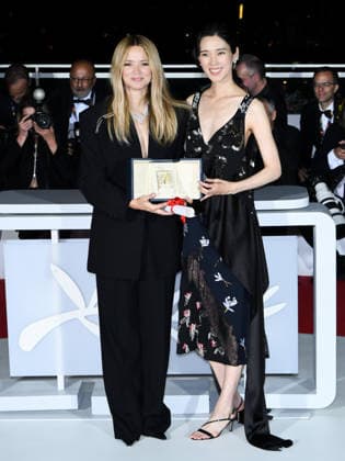 IPA85012460 - Cannes, 79th Cannes Film Festival 2026 - Golden Palm Photocall - The awardees. Pictured: Tao Okamoto and Virginie Efira  Copyright: xTerenghi Ipa-Agency.netx xPoolxPhotoxEventsx07x 85012460