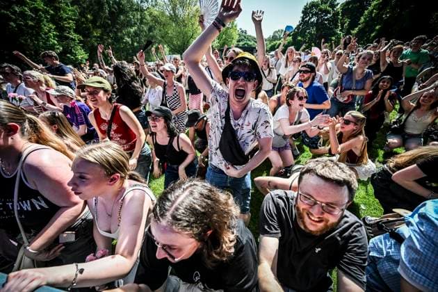 Das Pfingst Open Air Essen-Werden geht in die 41. Runde. Bei sommerlichem Wetter feierten 10000 Menschen das Musikfestival. Das Festival ist umsonst und draußen. Drei Bühnen auf dem Gelände im Löwental wurden bespielt. ** NUR FÜR REDAKTIONELLE ZWECKE ** EDITORIAL USE ONLY **<p>Hauptbühne: Jonny Mahoro am Samstag, dem 23 05 2026. Das Pfingst Open Air Essen-Werden geht in die 41. Runde. Bei sommerlichem Wetter feierten 10000 Menschen das Musikfestival. Das Festival ist umsonst und draußen. Drei Bühnen auf dem Gelände im Löwental wurden bespielt. Deutschland NRW Essen Copyright: KerstinxKokoska *** The Pfingst Open Air Essen Werden enters its 41st round In summery weather, 10000 people celebrated the music festival The festival is Copyright: KerstinxKokoska doc85z5cf7qht4pplosjrt ,EDITORIAL USE ONLY