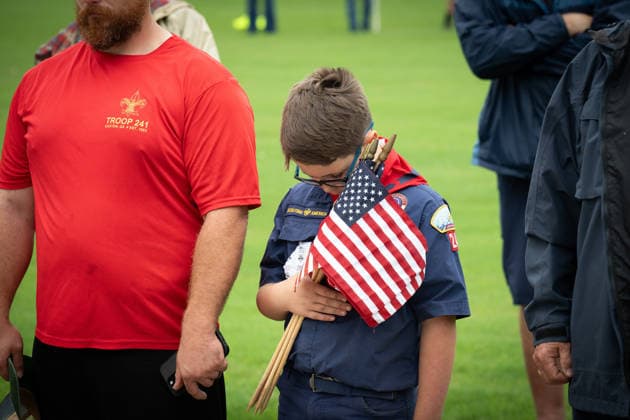 May 23, 2026, Canton, Georgia, USA: Volunteers place U.S. flags on veteransÃ¢â‚¬â ¢ graves during Memorial Day celebration at the Georgia National Cemetery. Canton USA  - ZUMAn03_ 20260523_zaf_n03_010 Copyright: xRobinxRaynex