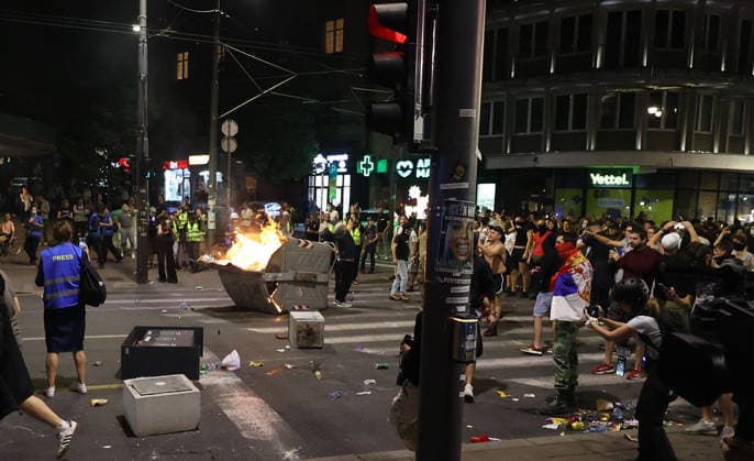 23.05.2026 Belgrade(Serbia) Politika Zivot Politics Life Anti-government protest rally led by Serbia s protesting university students. Protestants with burning container