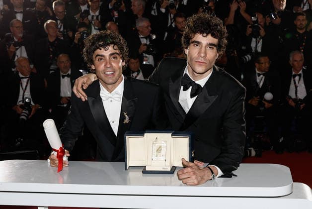 Javier Ambrossi, Javier Calvo prix de la mise en scène pour le film La Bola Negra Photocall of the winners of the 79th Cannes International Film Festival On may 23th 2026 Jacovides Moreau Bestimage Photocall of the winners of the 79th Cannes International Film Festival On may 23th 2026 Cannes France  Copyright: xJACOVIDES-MOREAUx xBESTIMAGExJACOVIDES-MOREAUx xBESTIMAGEx